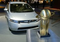 Honda Civic Hybrid castiga premiul