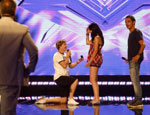 Surpriza! Un concurent si-a cerut prietena de sotie pe scena X Factor!