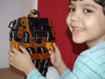 Robotii Probo si Robonova vin sa se joace cu copiii cu autism din Bucuresti