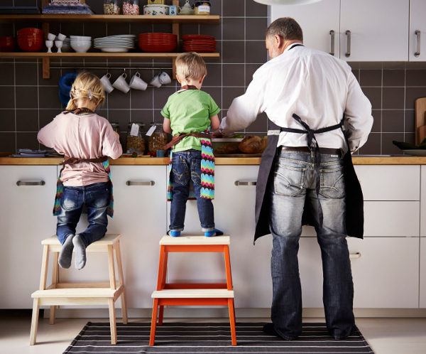 Cercetare IKEA: 81% dintre copiii din București ajută la pregătirea mesei
