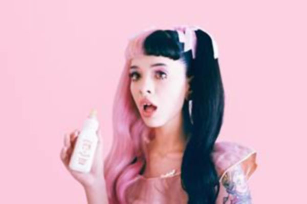 “Cry Baby Perfume Milk” o surpriza de proportii de la Melanie Martinez