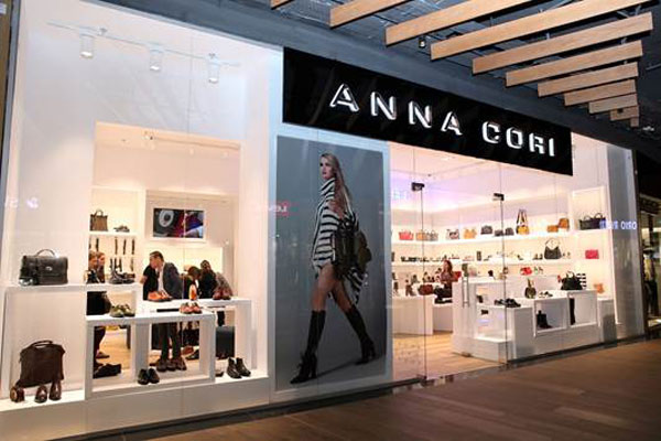 ANNA CORI, brandul românesc de încălțăminte, s-a deschis pe 15 noiembrie în ParkLake Shopping Center