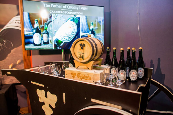 Carlsberg a recreat prima bere lager de calitate, folosind drojdia pură, care a revoluționat în 1883 industria mondială a berii