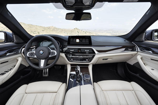 BMW Seria 5 a câştigat premiul EyesOnDesign Best Designed User Experience în cadrul Salonului Internaţional Auto din America de Nord (NAIAS) 2017 de la Detroit