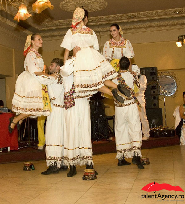 Pe 24 ianuarie, Veranda Mall sărbătoreşte româneşte cu dansuri tradiţionale şi vouchere cadou