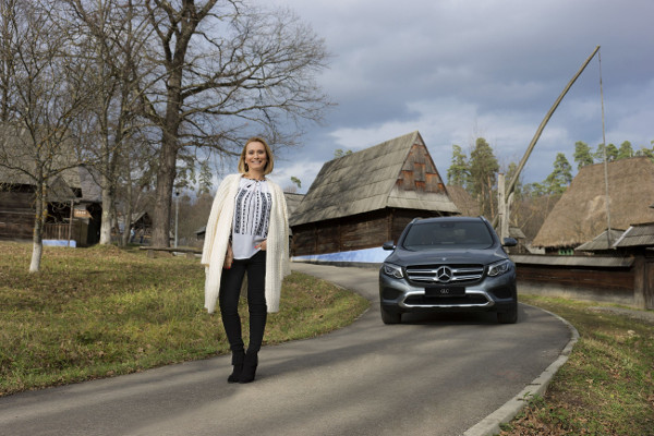 Mercedes-Benz România „Pe urmele celor mai buni” - Andreea Esca