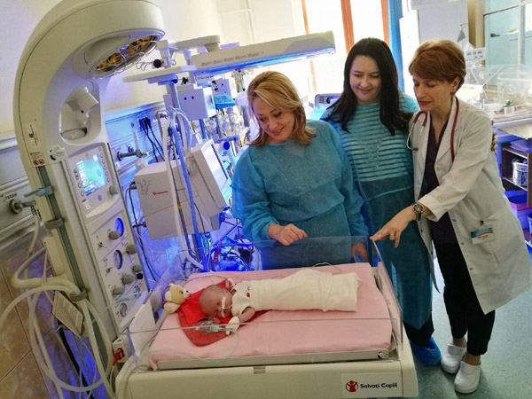 Salvați Copiii a dotat cu aparatură medicală secția de neonatologie a Spitalului Clinic Municipal de Urgență și pe cea a Spitalului de Urgență pentru Copii ”Louis Țurcanu” din Timișoara