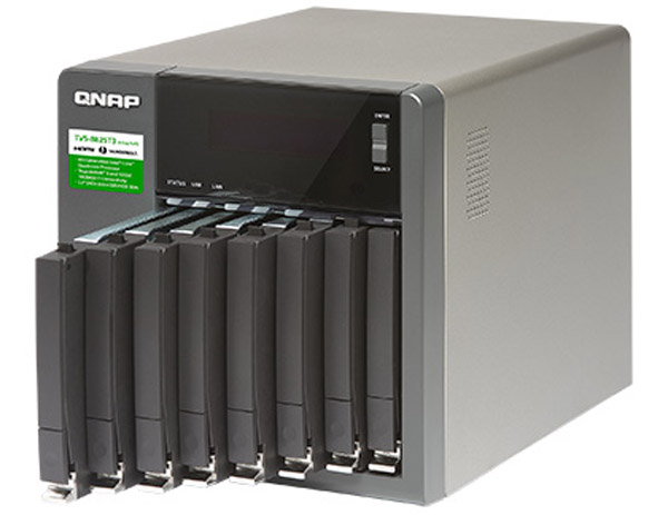 QNAP lansează serverul TVS-882ST3 cu Thunderbolt 3 și opt sertare de 2,5″