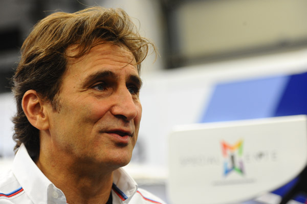 Provocarea anduranţei pe teren propriu: Alessandro Zanardi, ambasadorul mărcii BMW, va participa la IRONMAN 70.3 Italy, Pescara