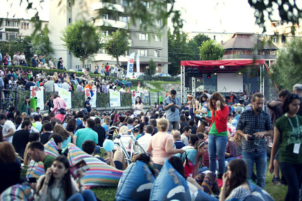 Începe săptămâna Jazz in the Park la Cluj: șapte zile cu peste 100 de concerte pe 9 scene: în parc, pe mal, la operă, la Pata Rât și în stradă