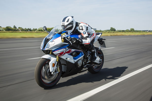 Proiecte pentru motorsport pe circuit prin BMW Motorrad România