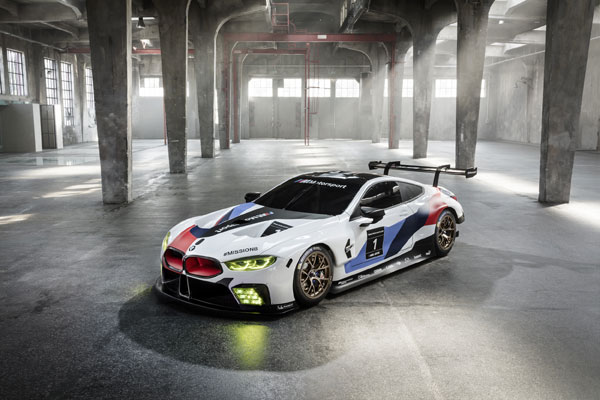 Pe circuit înainte de showroom: BMW M8 GTE pregătiri pentru prima cursă