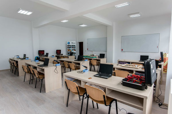 P&G și Habitat for Humanity România au inaugurat o nouă sală de clasă în Urlați