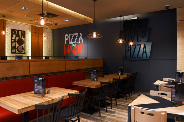 #NoulPizzaHut #Dorobanti: design urban, industrial și noi preparate în meniu – spațiul perfect pentru ieșirile cu prietenii