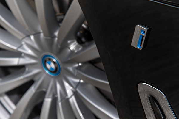 Vânzările de automobile electrificate ale BMW Group au depăşit 10.000 de unităţi în septembrie
