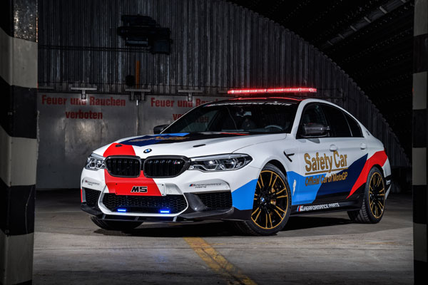 Tehnologie inovatoare pentru siguranţă în elita curselor de motociclete: noul BMW M5 MotoGP Safety Car