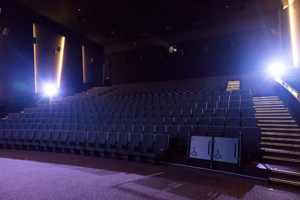 Grand Cinema & More completează dotările sălii Ultra cu singurul proiector cu laser din Europa de Sud-Est