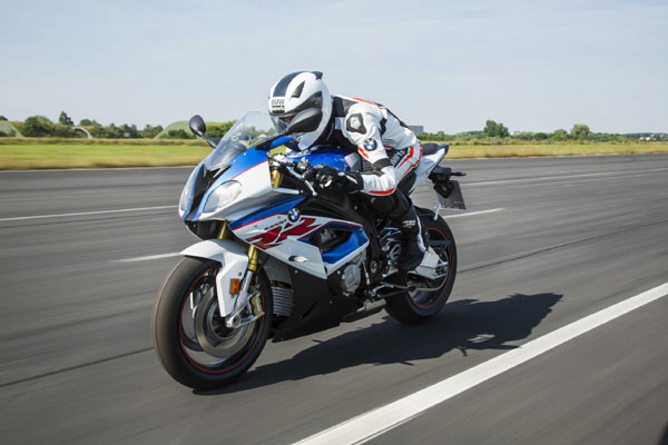 BMW Motorrad România încheie un parteneriat cu Motorcycle Racing Championship (MotoRC) pentru sezonul competiţional 2018