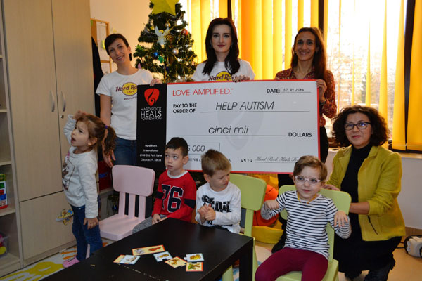 Recuperarea copiilor cu autism sprijinită de HARD ROCK CAFE București