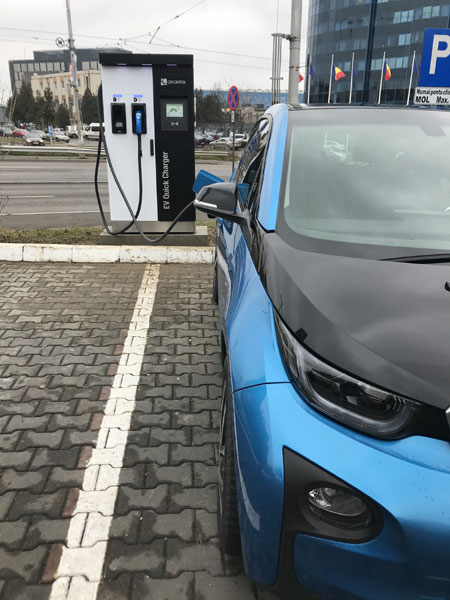 MOL România a deschis în Bucureşti prima staţie de încărcare pentru maşini electrice