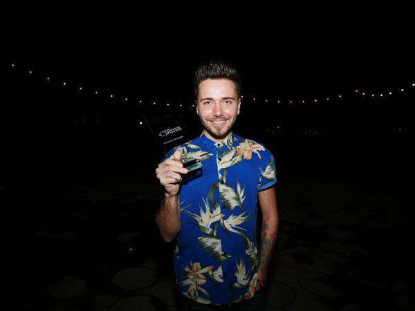 DaddyCool a primit premiul „Blogger/Vlogger responsabil” pentru singurul vlog 100% caritabil din România