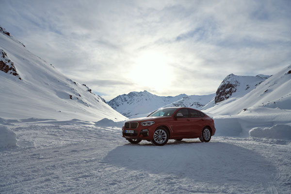 Noul BMW X4 pe drumul spre premiera mondială la Salonul Auto de la Geneva