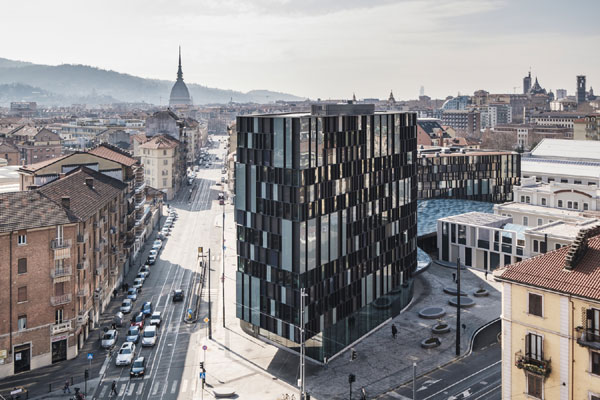 NUVOLA LAVAZZA, noul centru multifuncțional al companiei se deschide azi în Torino, Italia, oferind cel mai modern spațiu pentru savurarea culturii, mâncării și a proiectelor din universul cafelei