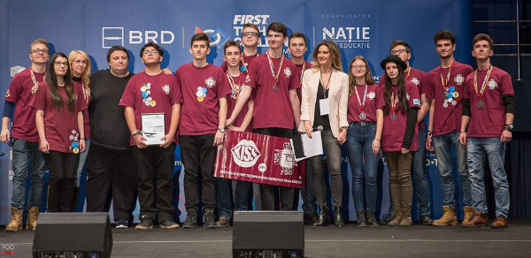 Pentru liceenii din echipa de robotică Technogods, participarea la campionatul din SUA din aprilie înseamnă