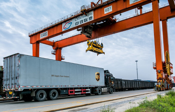 UPS lansează un nou serviciu de transport feroviar între Europa și Hong Kong