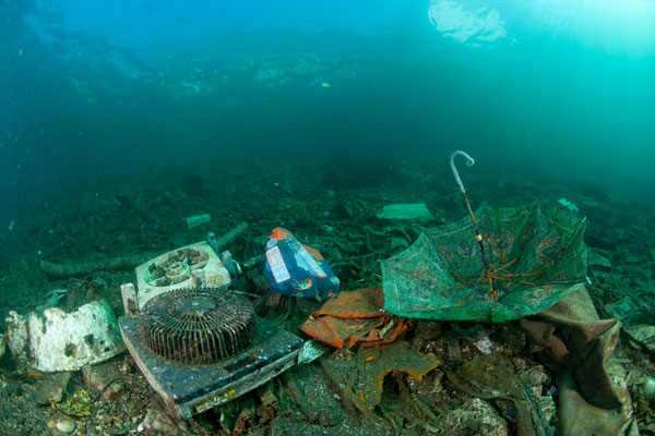 Marea Mediterană riscă să devină o mare de plastic