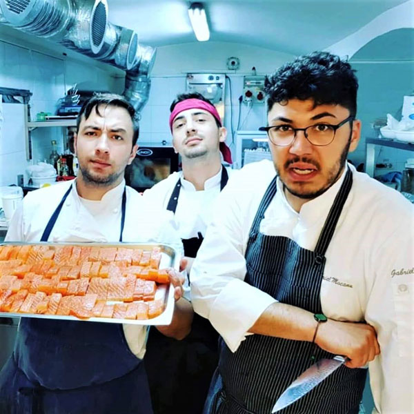 Ștrumfii jedi, bucătarii lui chef Florin Dumitrescu: un prim eveniment culinar de poveste