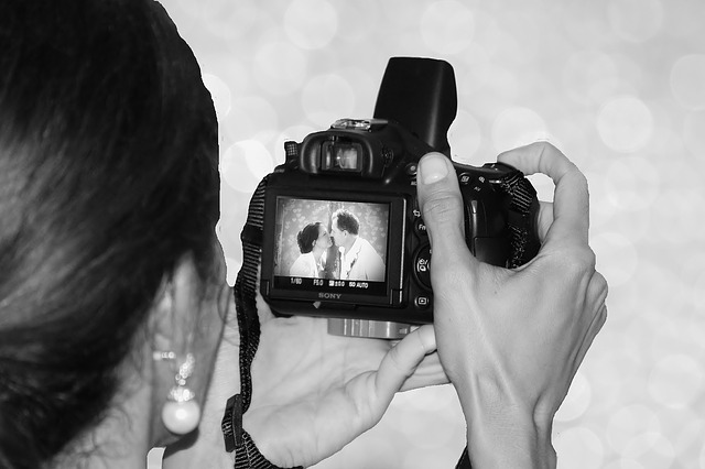 Cum trebuie sa procedezi pentru a angaja cel mai bun fotograf pentru nunta