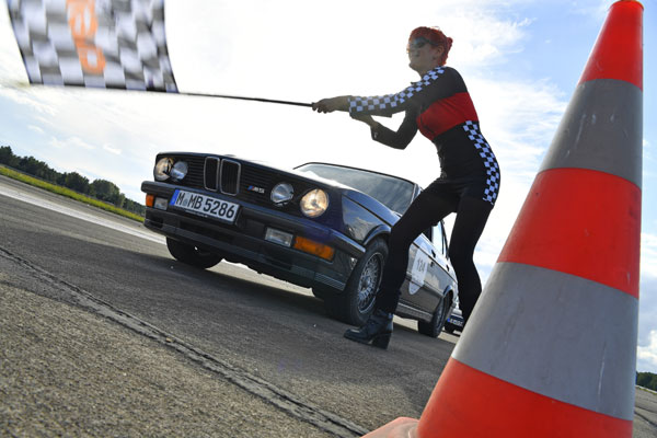 Modele legendare BMW se aliniază la startul unei competiţii cult – “Creme 21 youngtimer rally”
