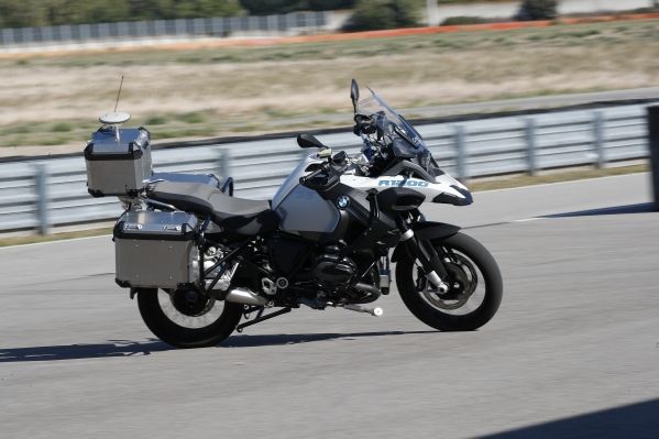 BMW Motorrad prezintă BMW R 1200 GS cu conducere autonomă