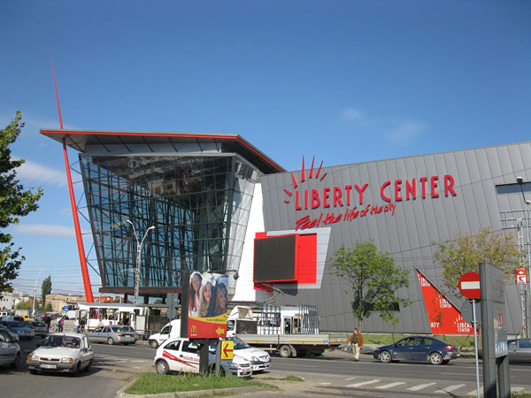 Liberty Center extinde portofoliul de magazine cu un supermarket Auchan