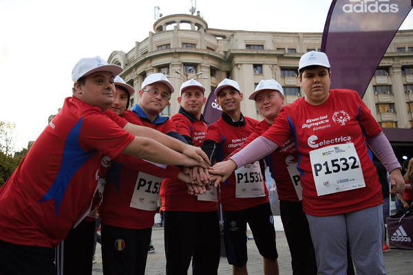 60 de sportivi cu dizabilități intelectuale aleargă pe 13 octombrie la Maratonul București