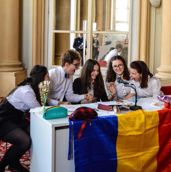 Lotul național al României la dezbateri academice – campioni europeni în pregătire pentru Campionatul Mondial