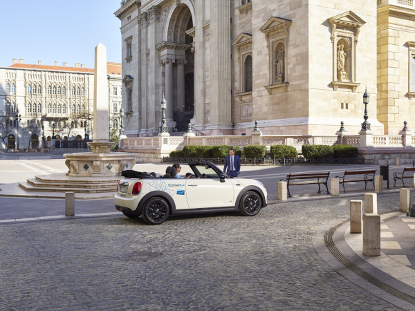 Serviciul DriveNow s-a lansat la Budapesta cu modele premium BMW şi MINI