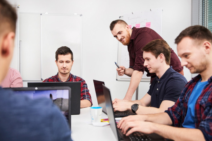 Software Development Academy intenționează să transforme 1.000 de profesioniști activi din România, fără cunoștințe informatice anterioare, în programatori până la sfârșitul anului 2019