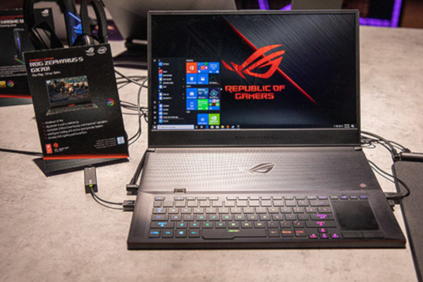 IFA Berlin 2019: ASUS Republic of Gamers a prezentat noile laptopuri de gaming cu ecrane ultra-rapide de 300Hz