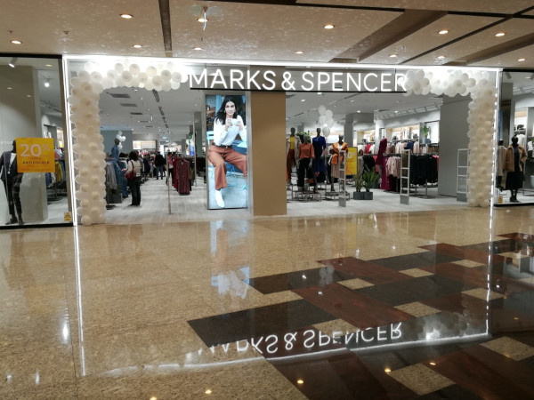 magazin Marks and Spencer, Iulius Mall Timisoara