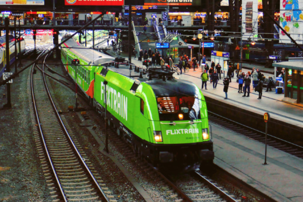 FlixTrain urmează să se extindă în Europa: Modelul de afaceri scalabil al companiei va fi aplicat în industria feroviară