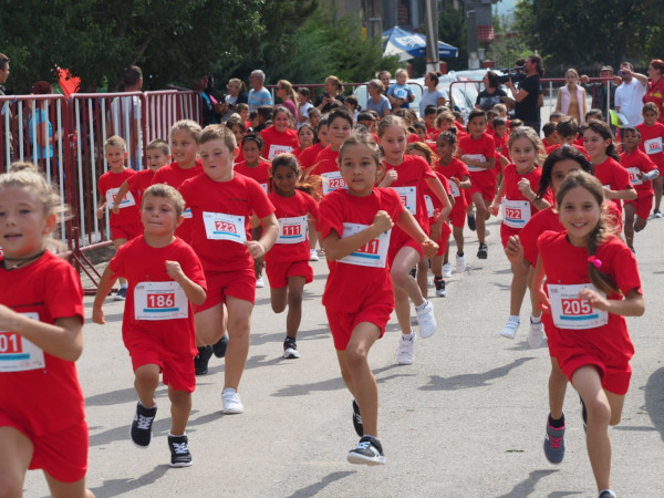500 de copii au alergat pentru o viață mai bună prin educație