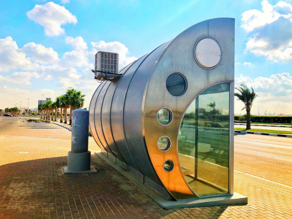 Air conditioned Bus Stop in Dubai (c) Shutterstock