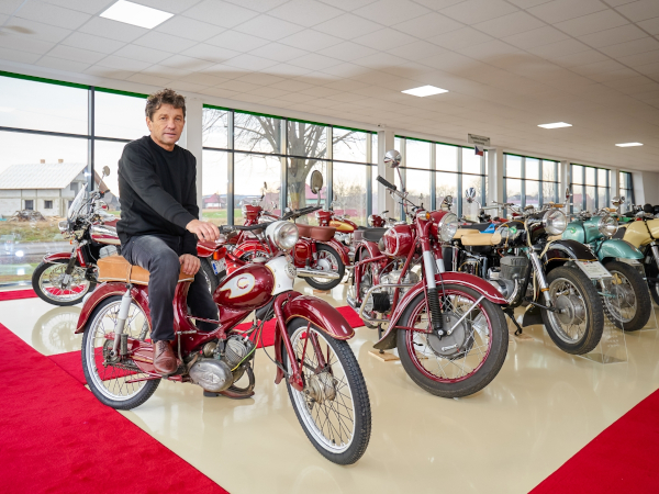 Cea mai râvnită colecţie de motociclete, expusă la „Dosar România” de la TVR 1