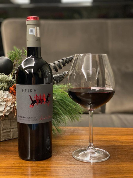 Aurelia Vișinescu lansează ETIKA, un vin premium disponibil în retail