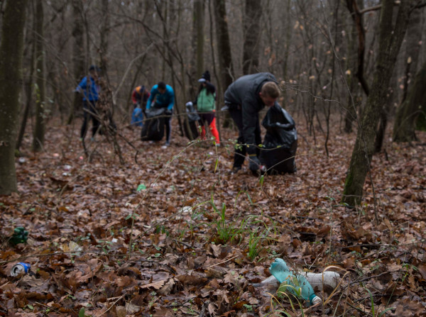 Se lansează Plogging pentru România, mișcare ecologică prin alergare și sport, ce curăță de gunoaie zonele verzi din țară