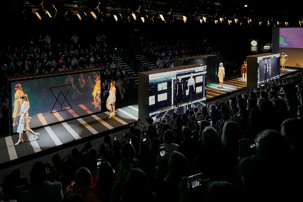 Samsung EGO revoluționează Mercedes-Benz Fashion Week Madrid (MBFWMadrid) cu prima defilare de modă în 5G din lume