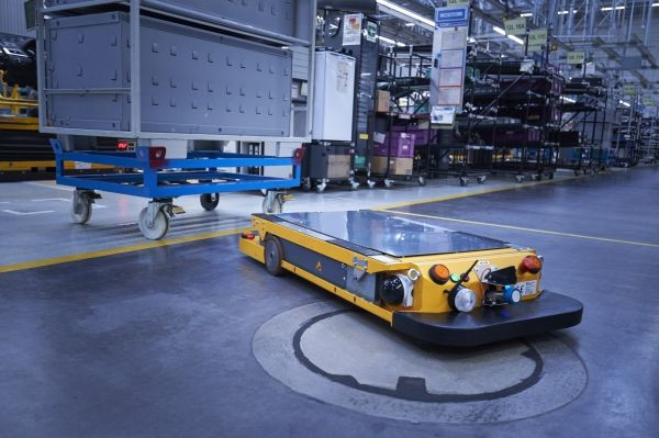 Smart Transport Robot at BMW Group Plant Regensburg