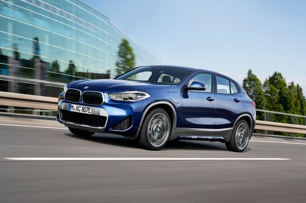 Noul BMW X2 plug-in hybrid şi update pentru gama BMW X2